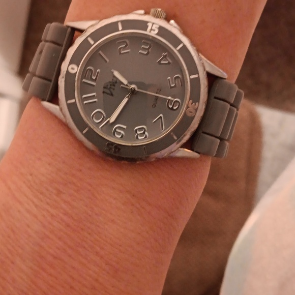 Vivani Watch - Picture 3 of 4